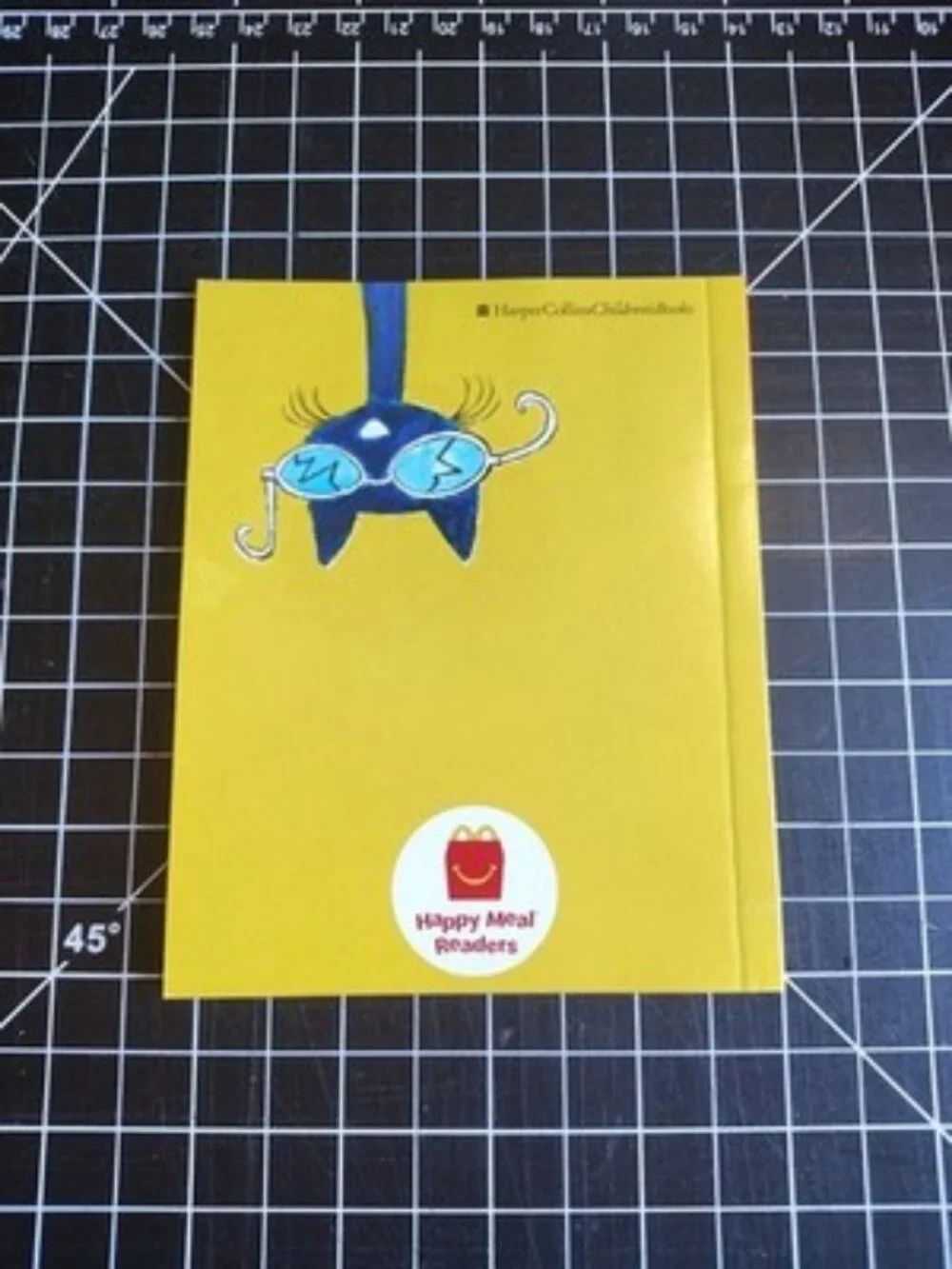 Pete the Cat and His Magic Sunglasses Children's Illustrated Fiction Paperback